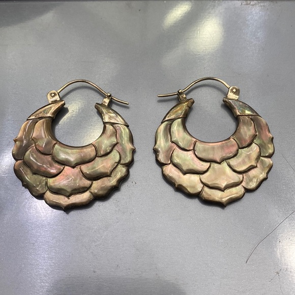 Jewelry - Oyster Earrings with pure silver hooks